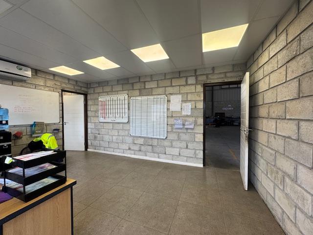 To Let Commercial Property for Rent in Cotswold Eastern Cape